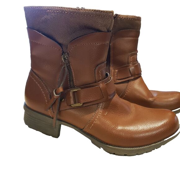 Clarks Riddle Avant Ankle Boot Women's 7.5  Brown Leather Lug Sole Side Zip - Picture 1 of 8